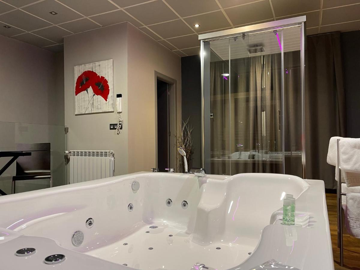אוביידו Motel Los Abedules מראה חיצוני תמונה