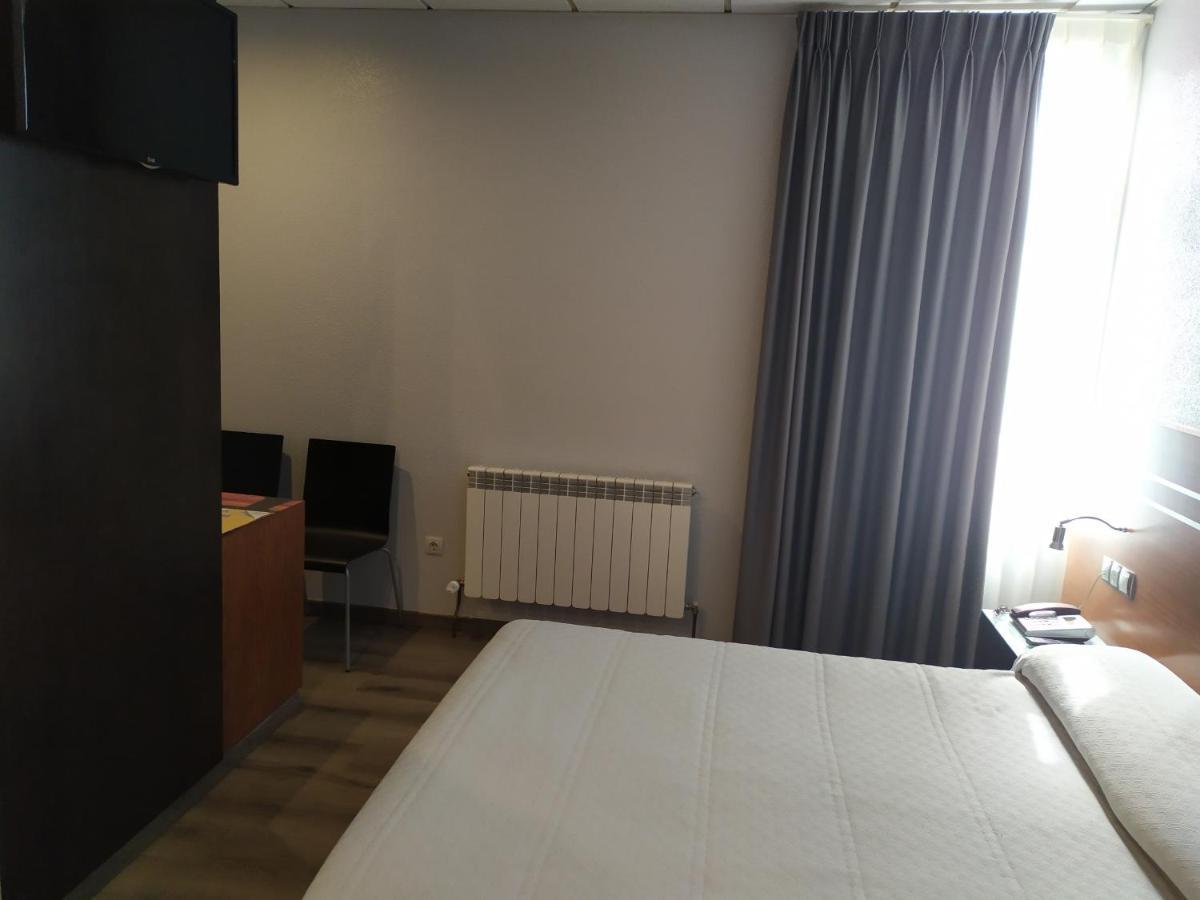 אוביידו Motel Los Abedules מראה חיצוני תמונה