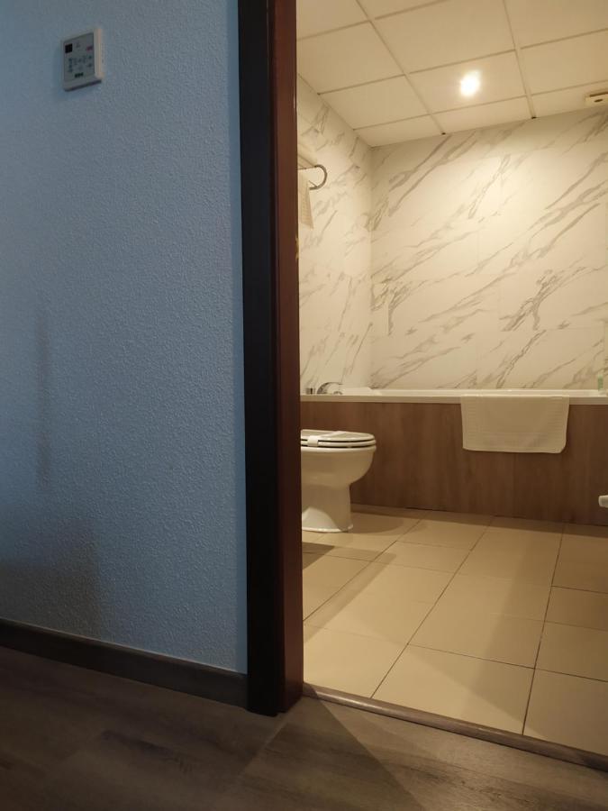 אוביידו Motel Los Abedules מראה חיצוני תמונה
